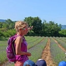 accompagnatrice de Randonnée - activités sportives au Lubéron